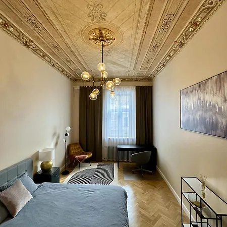 Beautiful And Central Art Nouveau With Ac Apartment