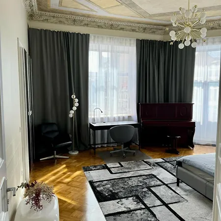 Apartment Beautiful And Central Art Nouveau With Ac