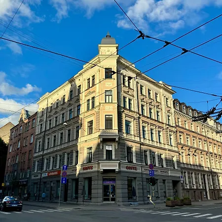 Apartment Beautiful And Central Art Nouveau With Ac *